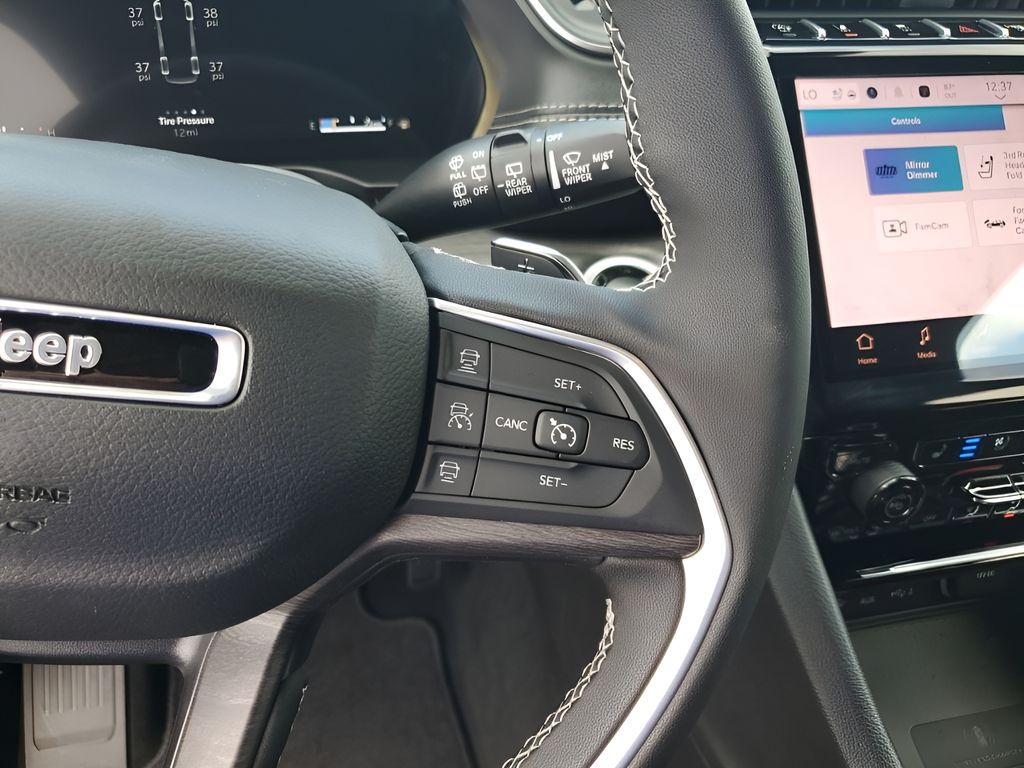 2025 Jeep Grand Cherokee Limited photo 32
