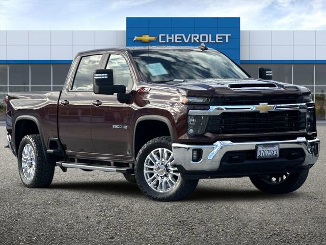 2024 Chevrolet Silverado 2500HD LT photo 2