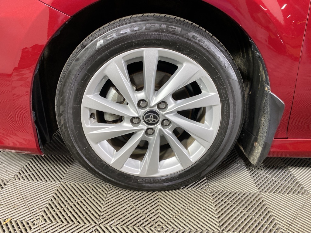2022 Toyota Camry LE photo 12