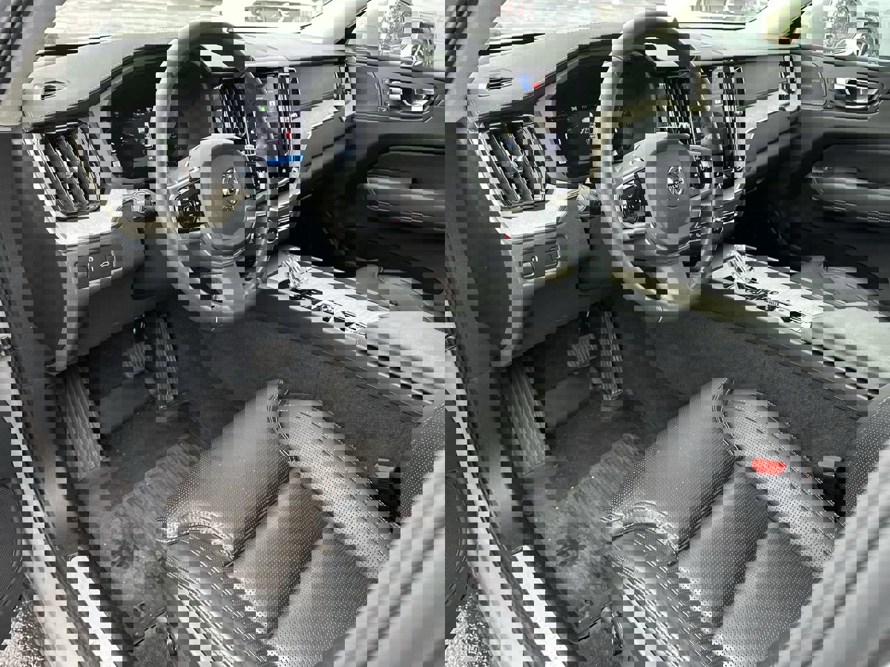2022 Volvo XC60 B5 Inscription photo 10