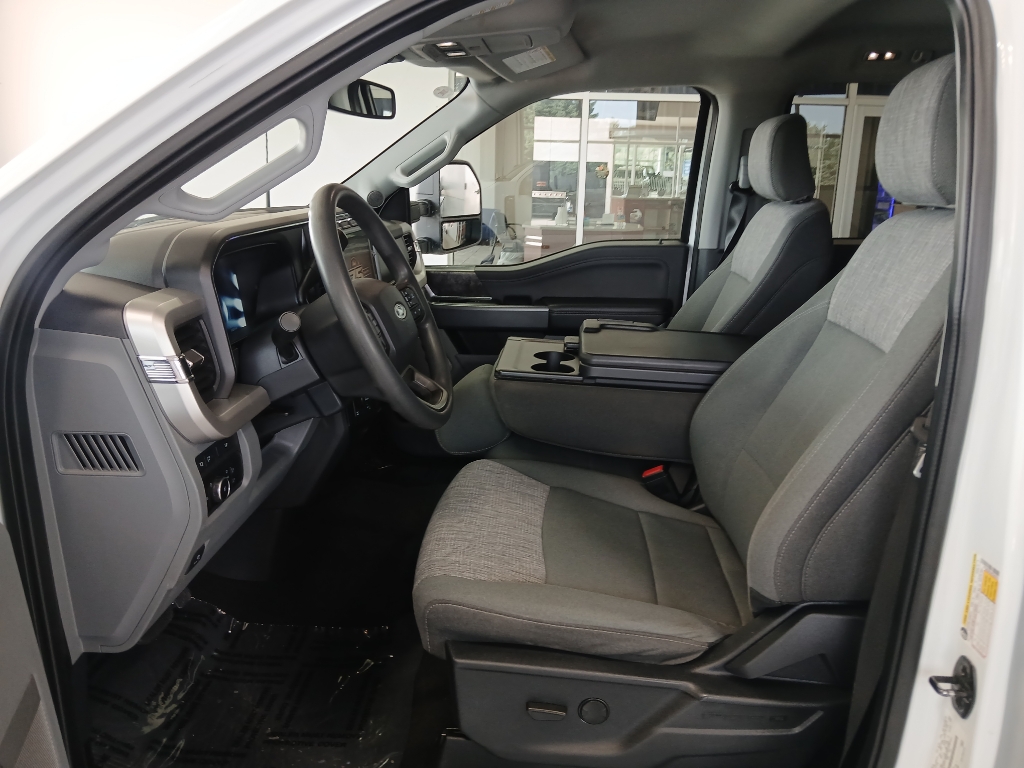 2023 Ford F-350 XLT photo 10