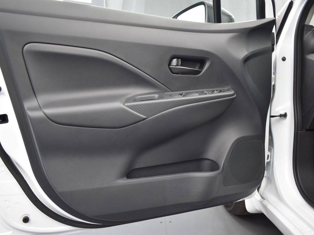 2025 Nissan Versa 1.6 S photo 22