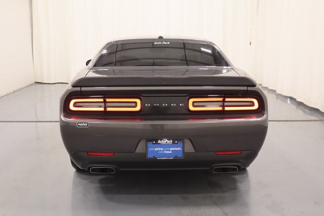 2022 Dodge Challenger R/T photo 6