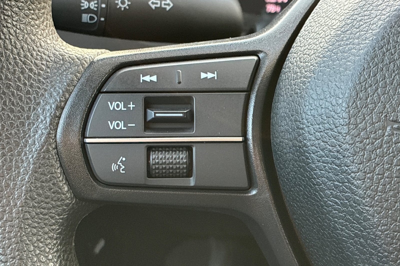 2023 Honda Accord LX photo 24