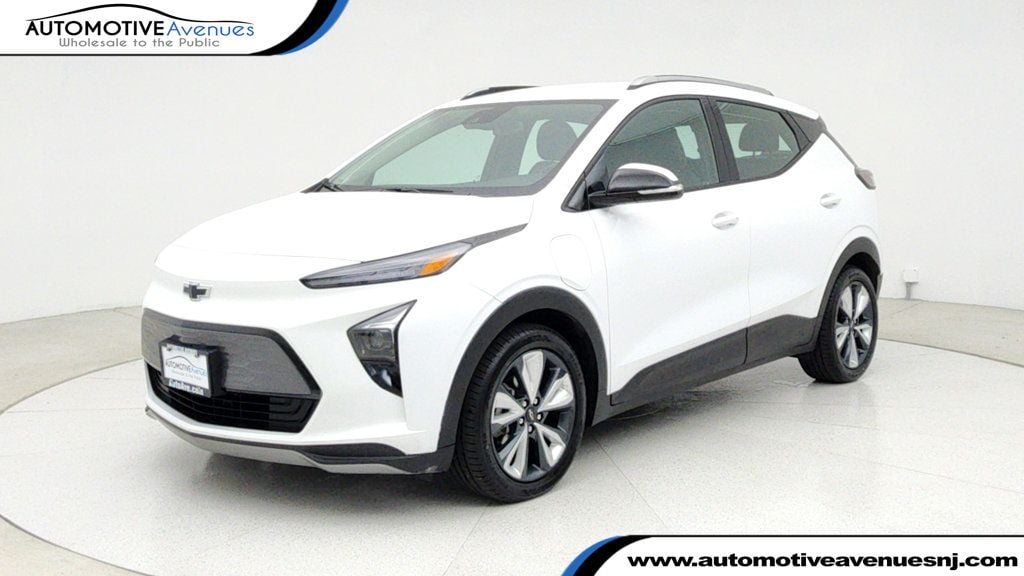 2022 Chevrolet Bolt EUV LT's photo