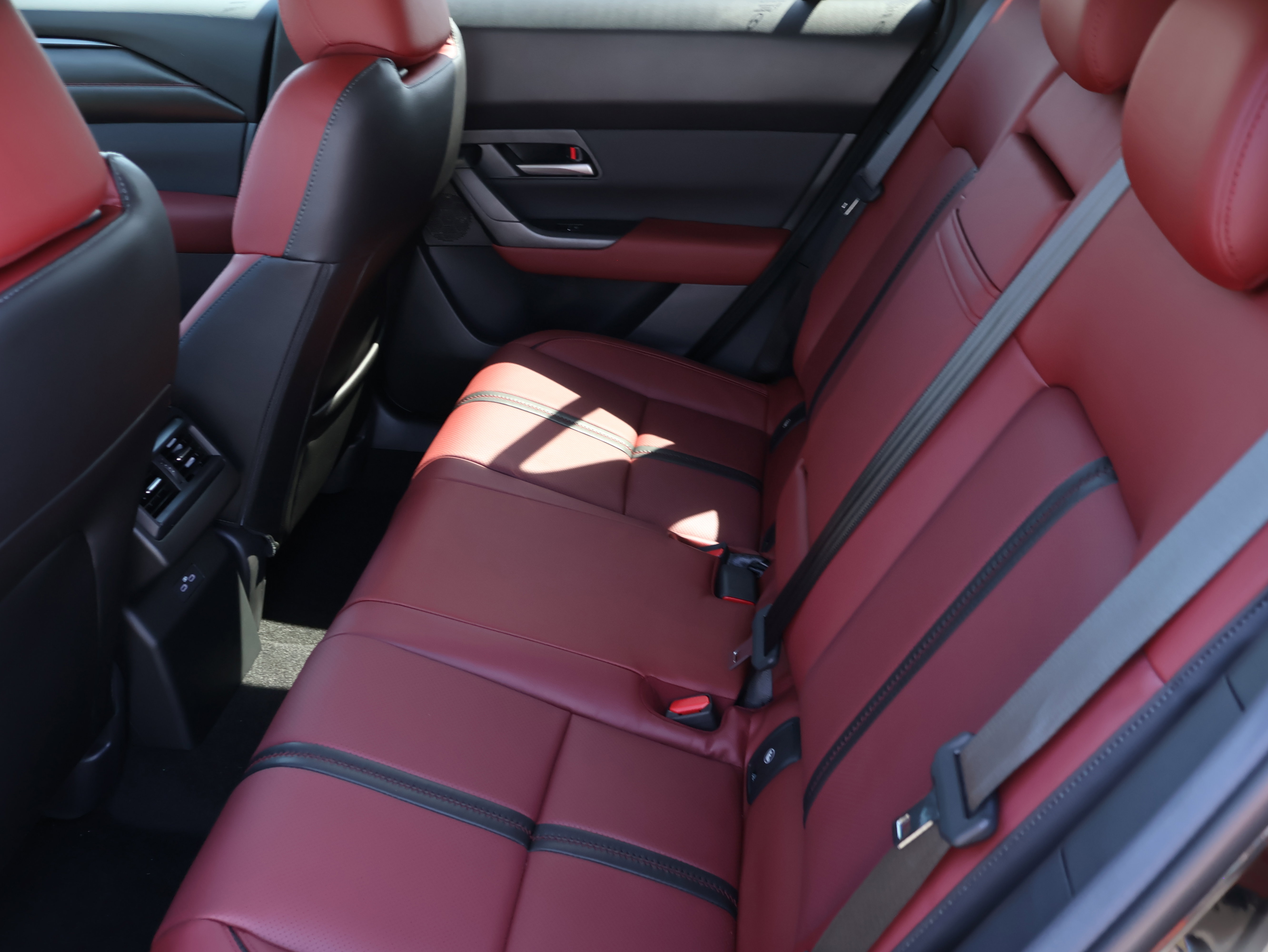 2025 Mazda CX-50 Premium photo 10