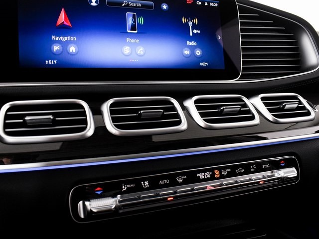 2026 Mercedes Benz GLS 450 4MATIC photo 24