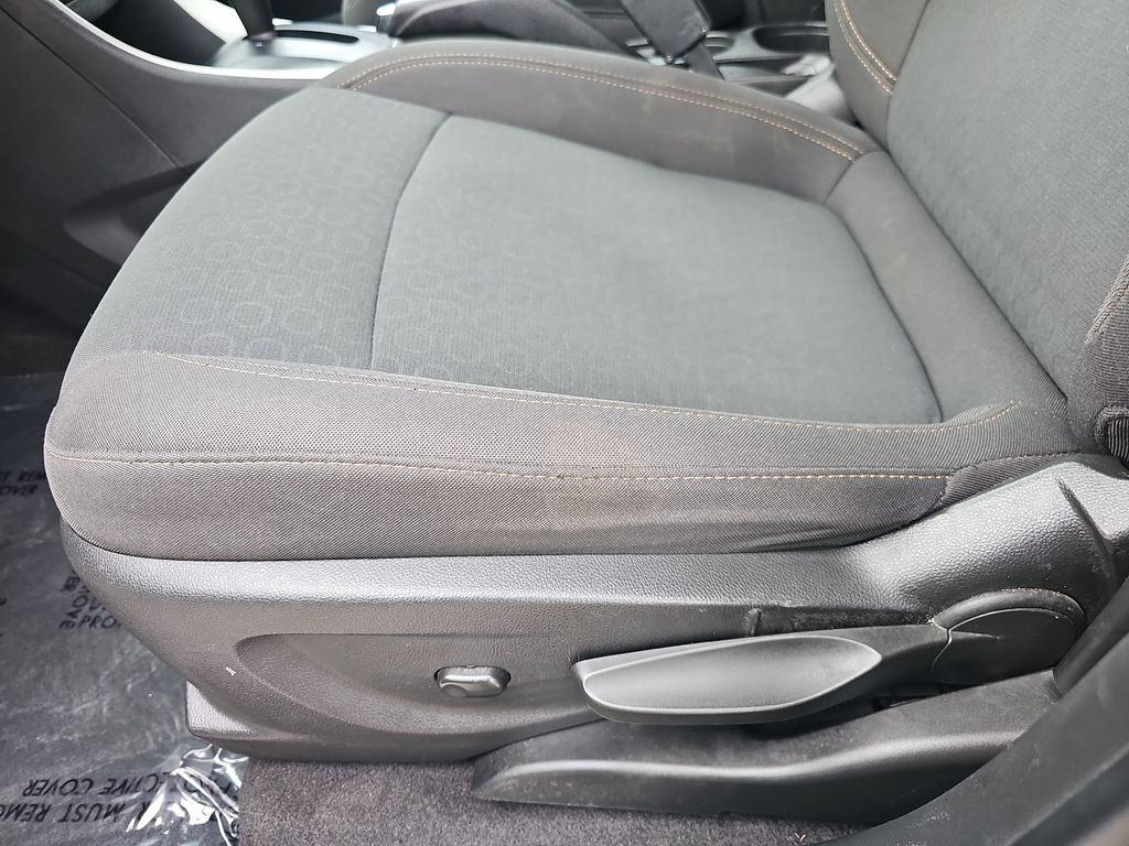 2022 Chevrolet Trax LS photo 28