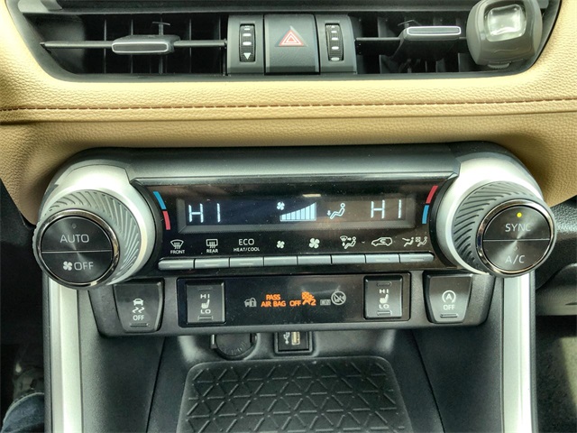 2025 Toyota RAV4 XLE Premium photo 9