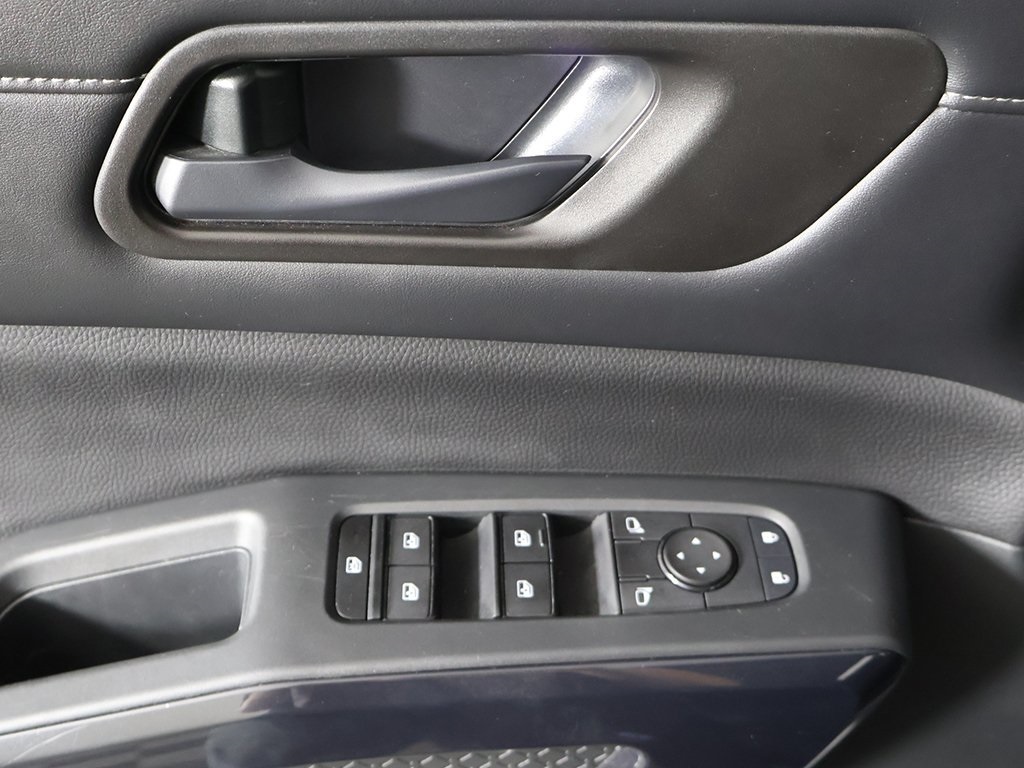 2024 Nissan Pathfinder SV photo 32