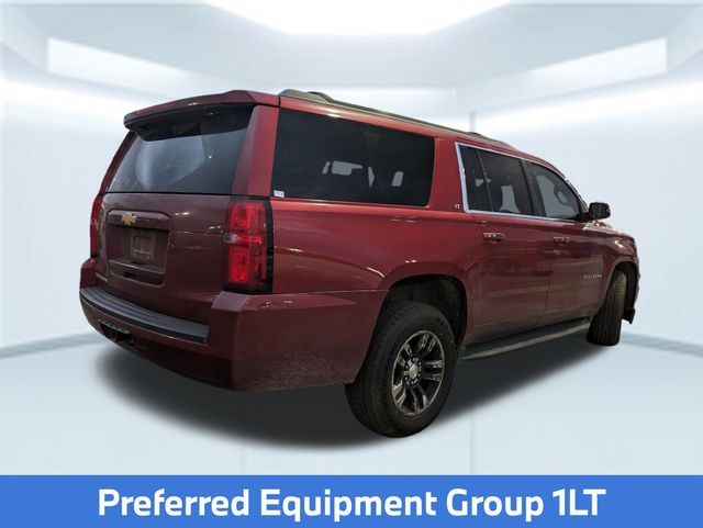 2016 Chevrolet Suburban LT photo 3