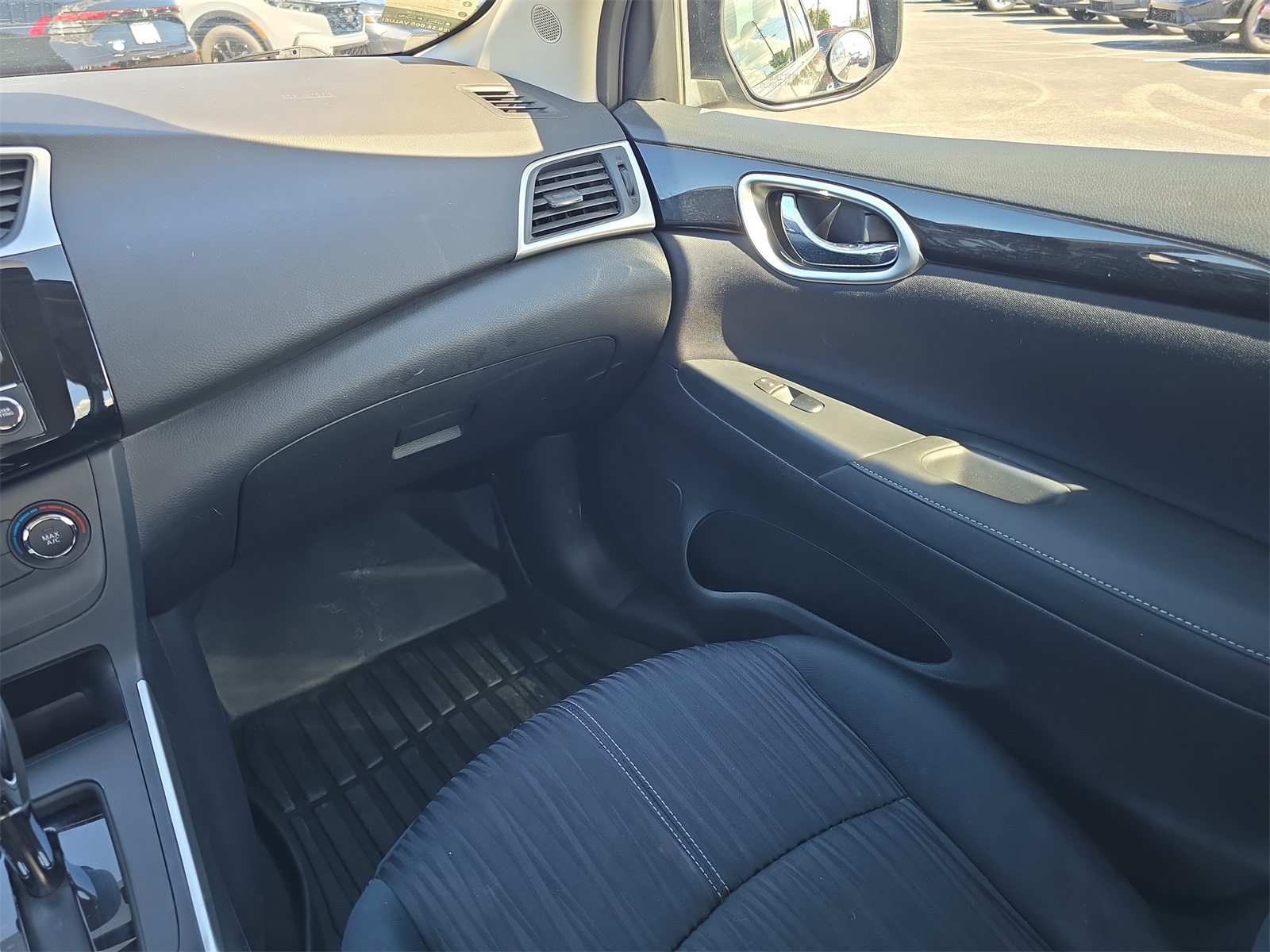2017 Nissan Sentra SV photo 12