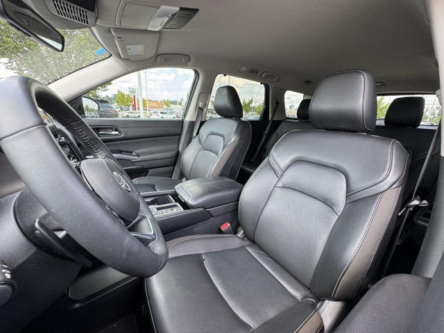 2024 Nissan Pathfinder SL photo 8