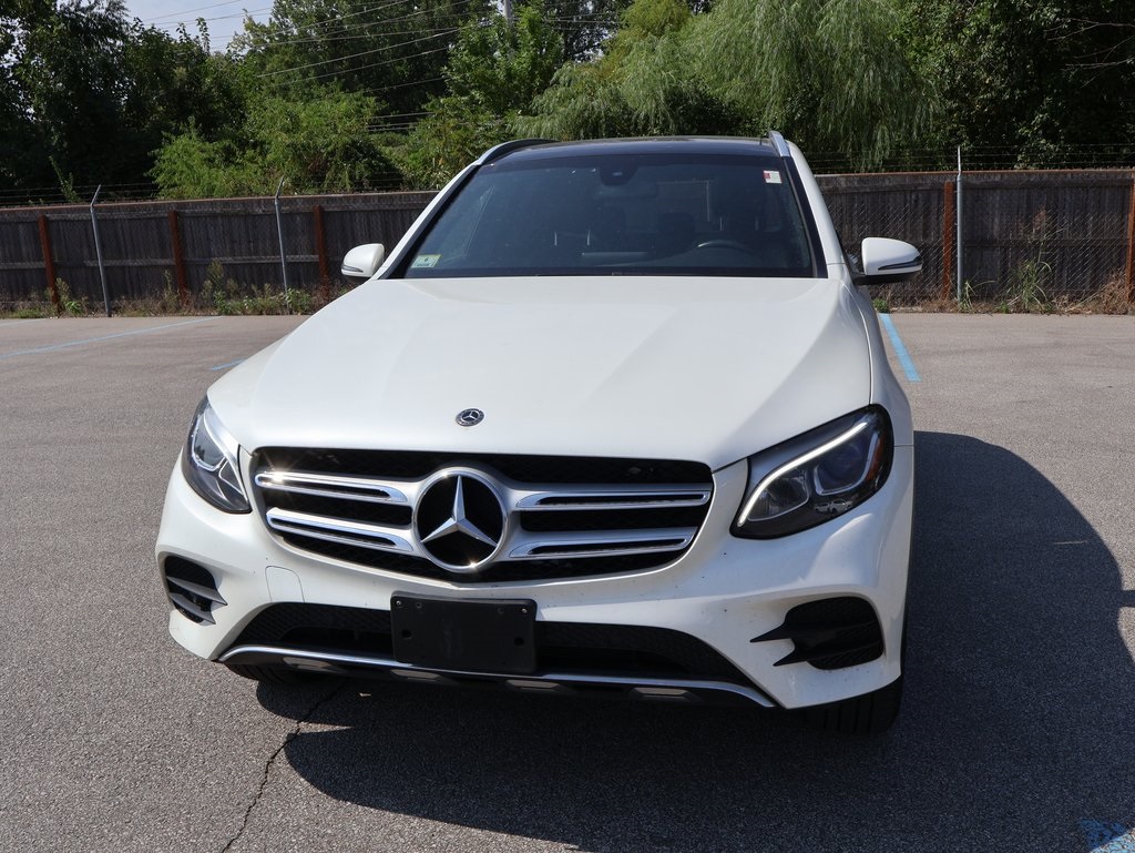 2019 Mercedes Benz GLC 300 4MATIC photo 2