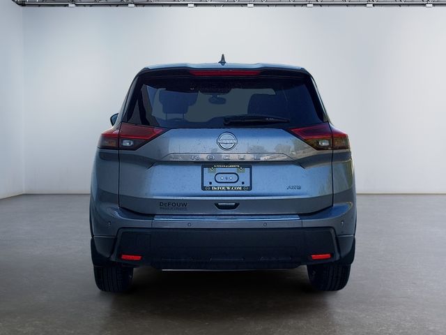 2026 Nissan Rogue SV photo 4