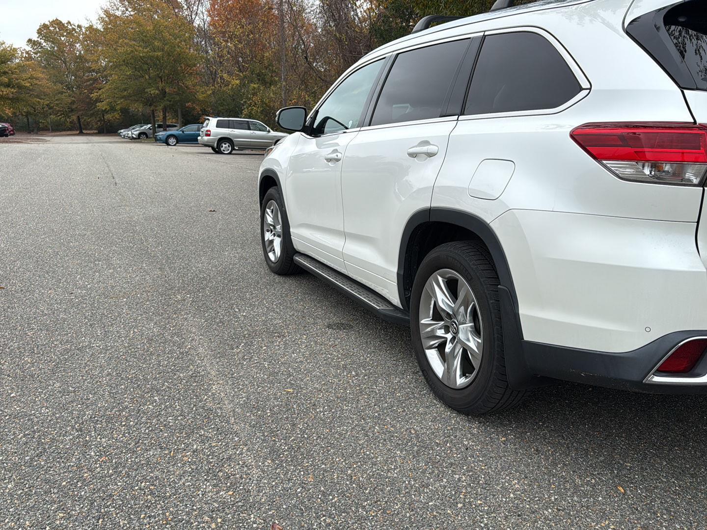 2018 Toyota Highlander Limited photo 2