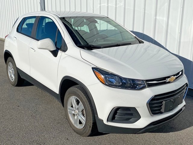 2018 Chevrolet Trax LS photo 2
