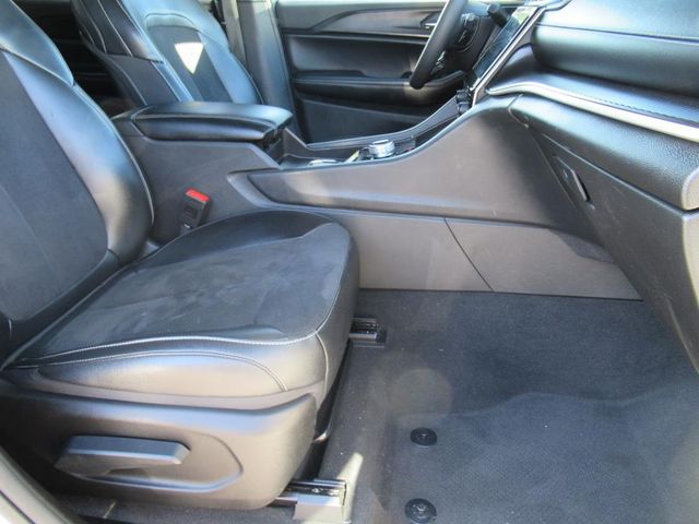 2023 Jeep Grand Cherokee Altitude photo 9