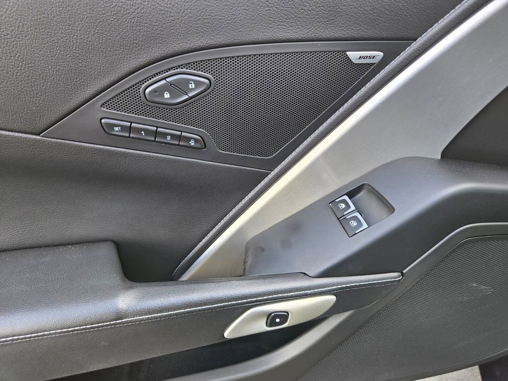 2014 Chevrolet Corvette Stingray 2LT photo 16