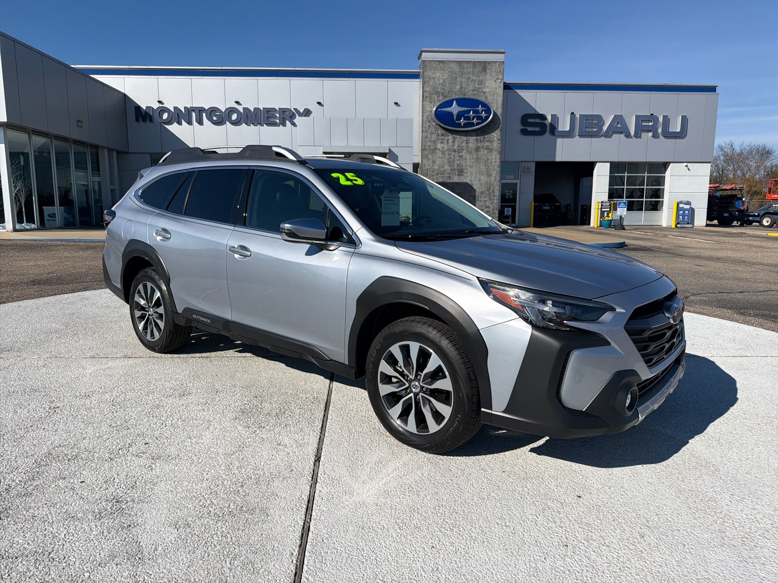 2025 Subaru Outback Touring's photo