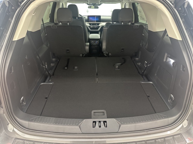 2025 Ford Explorer photo 26