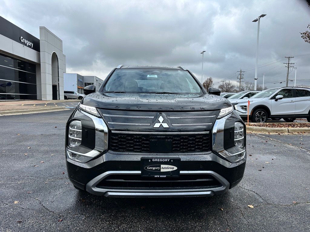 2025 Mitsubishi Outlander S-AWC photo 2