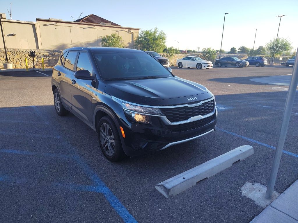 2022 Kia Seltos LX photo 9