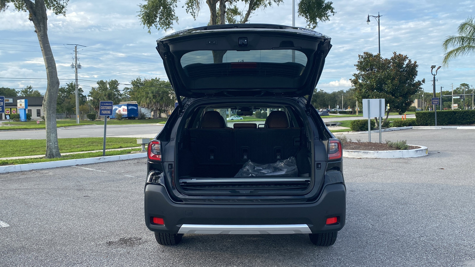 2025 Subaru Outback Touring photo 25