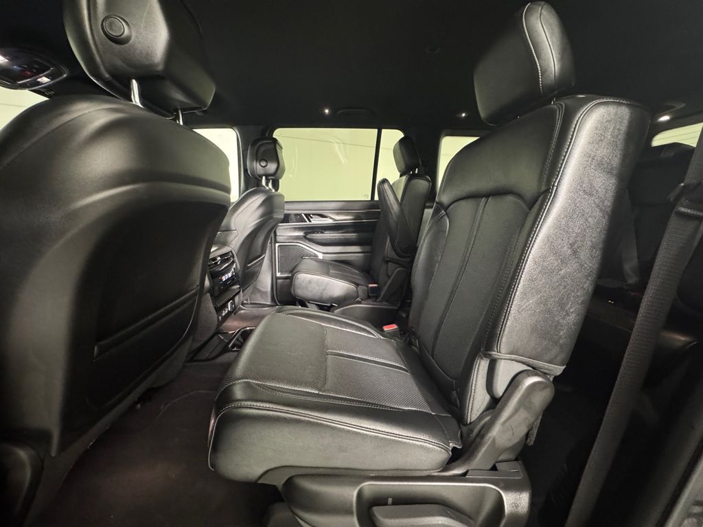 2024 Jeep Wagoneer Series II photo 19
