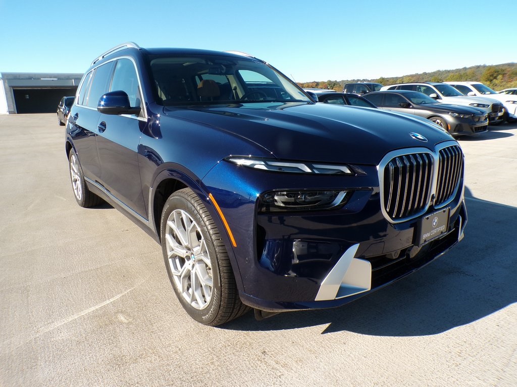 2025 BMW X7 40i's photo