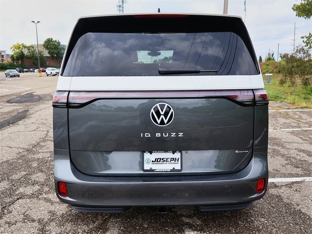 2025 Volkswagen ID. Buzz Pro Plus photo 4