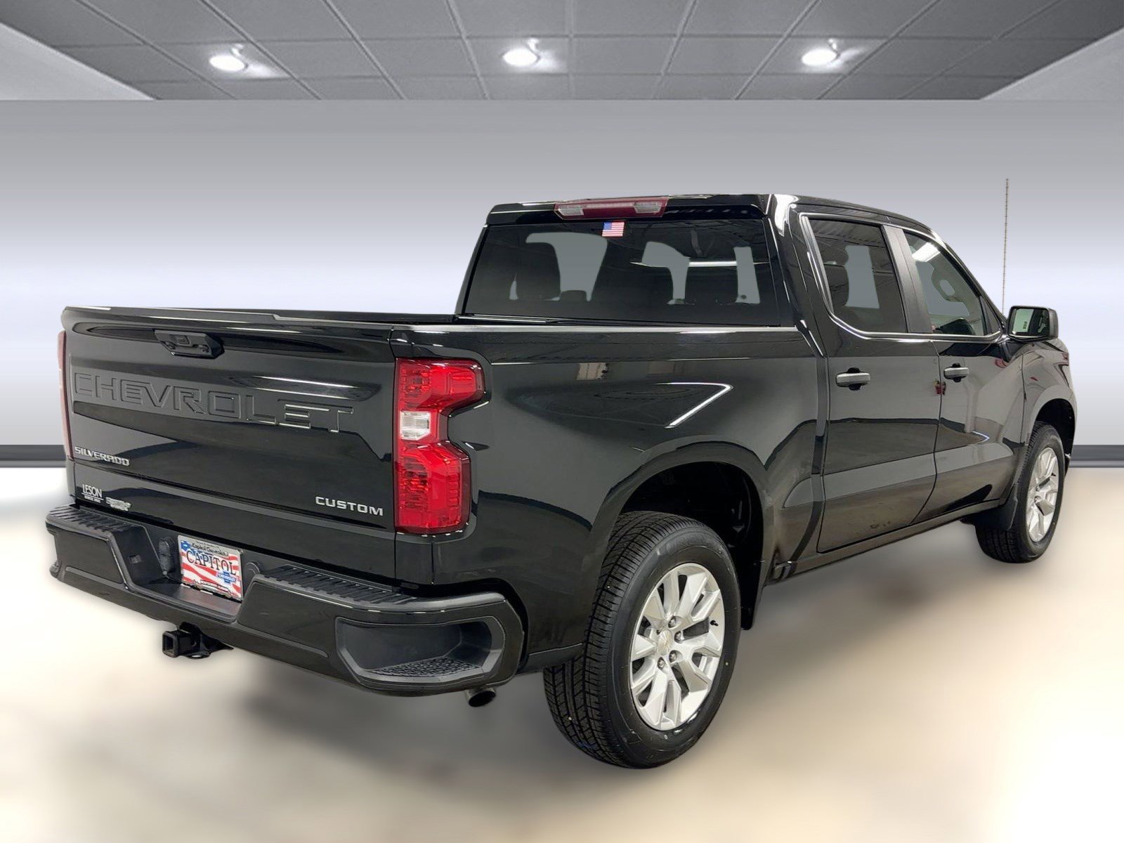 2024 Chevrolet Silverado 1500 Custom photo 3