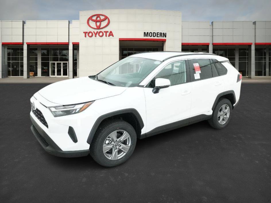 2025 Toyota RAV4 XLE's photo