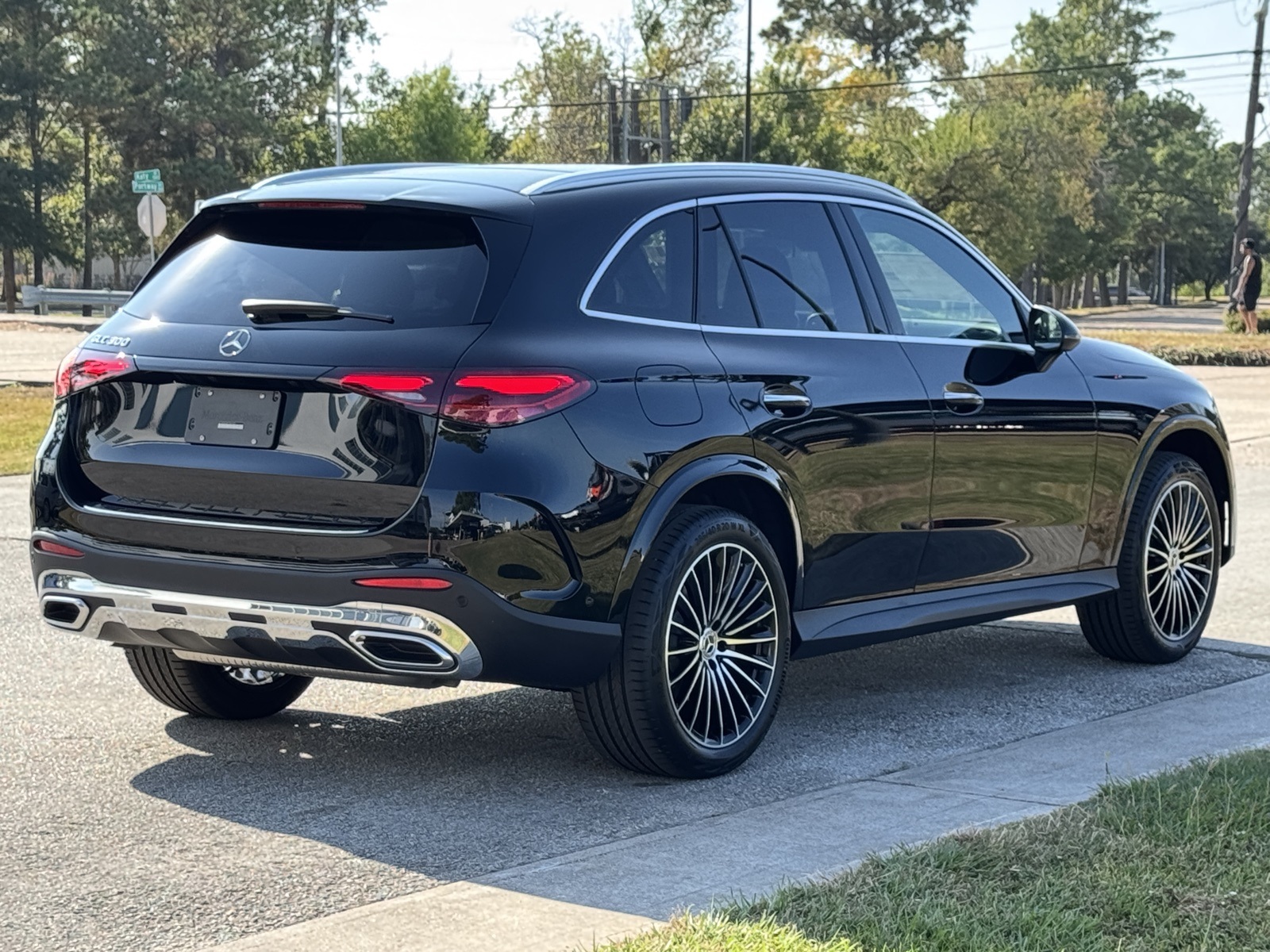 2026 Mercedes Benz GLC 300 photo 3