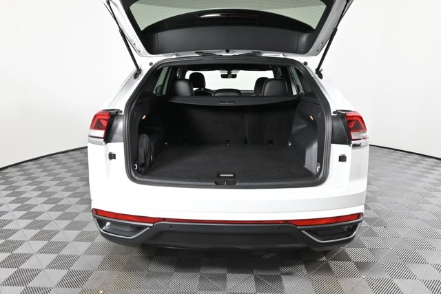 2022 Volkswagen Atlas Cross Sport SE Technology photo 9