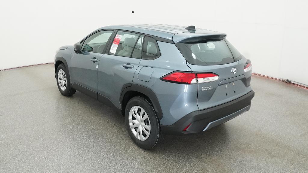2025 Toyota Corolla Cross L photo 13