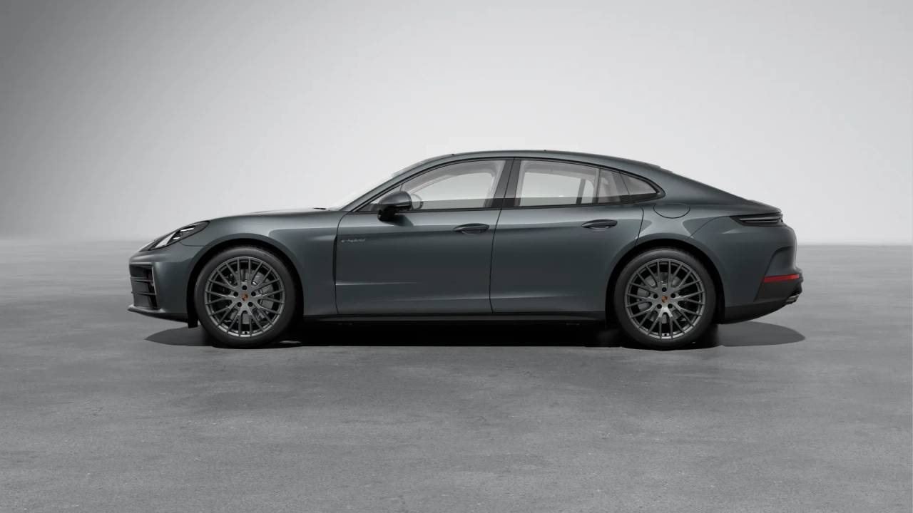 2026 Porsche Panamera E-Hybrid 4 photo 2