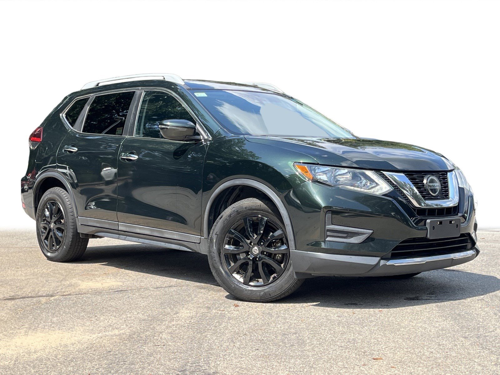 2020 Nissan Rogue SV photo 2