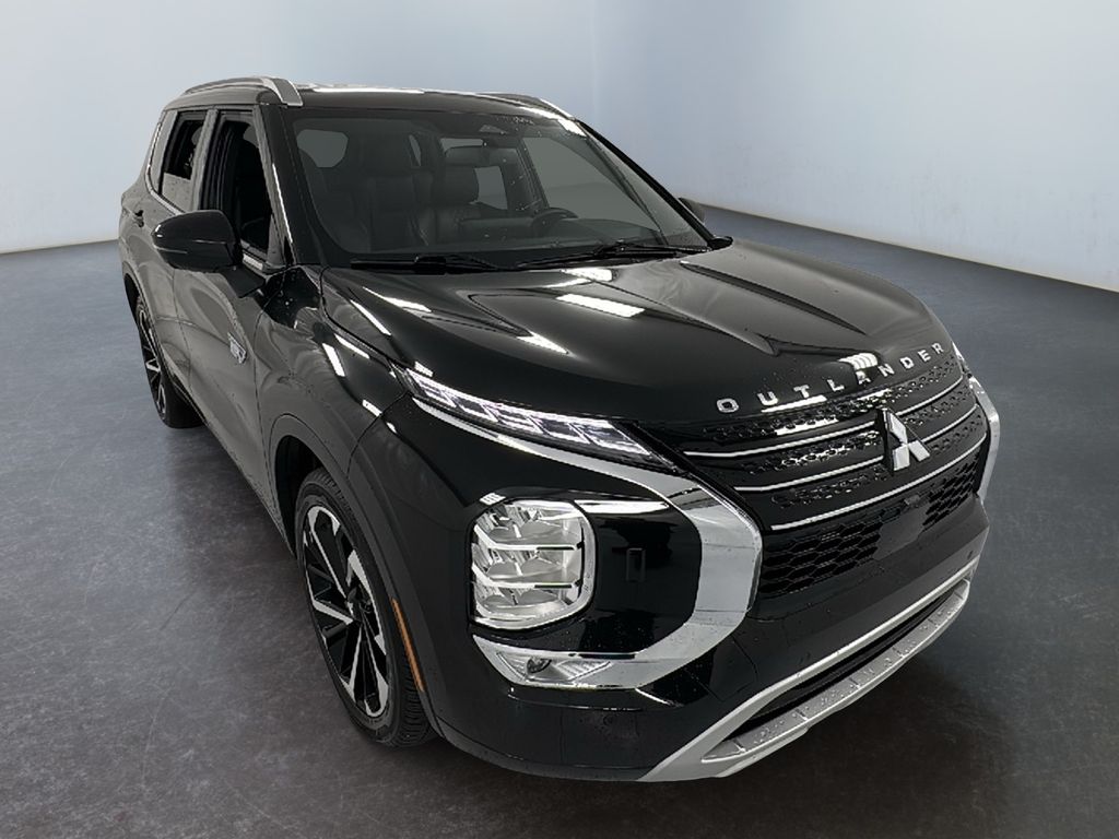 2023 Mitsubishi Outlander Plug-In Hybrid 40th Anniversary's photo