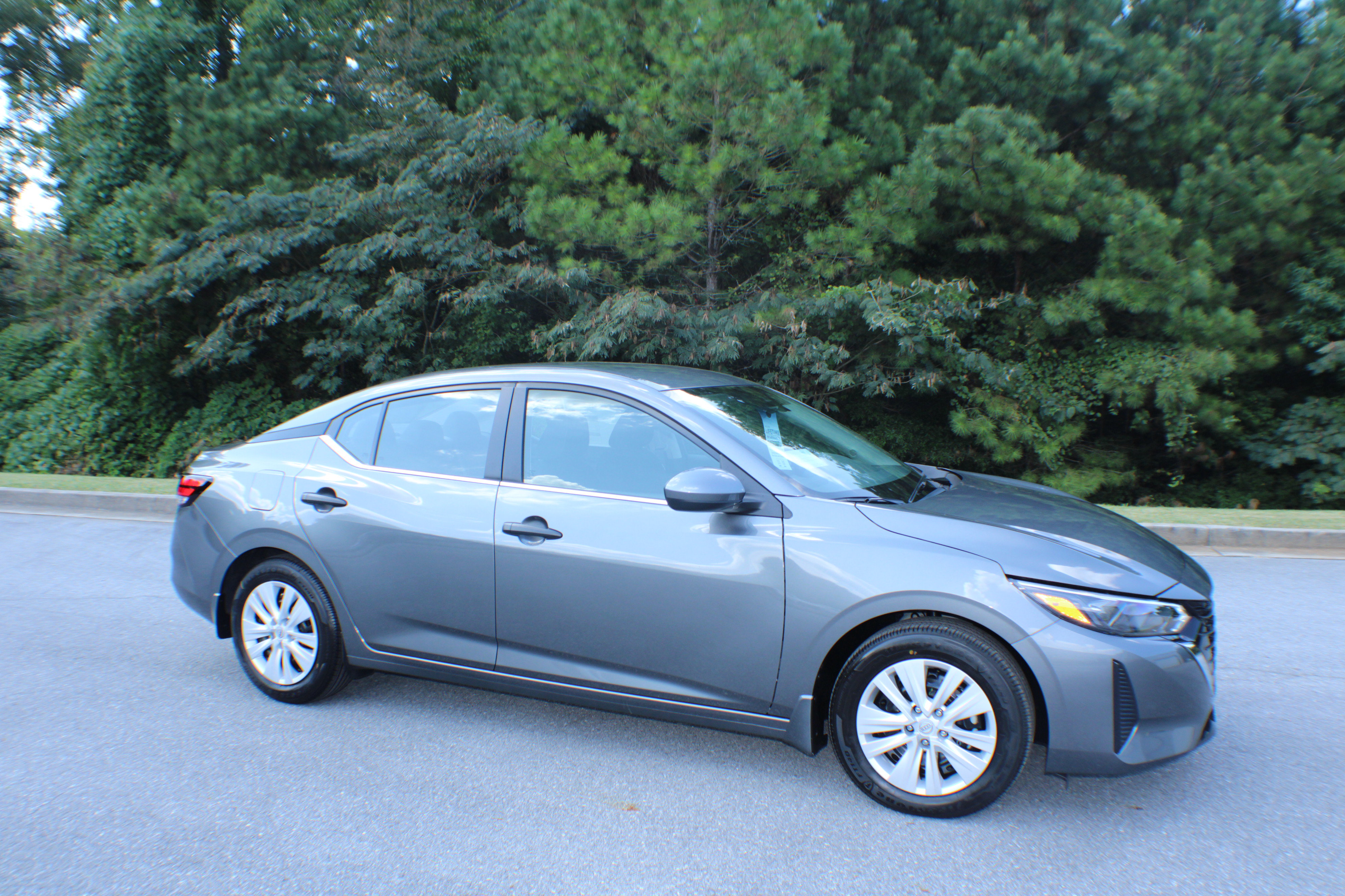 2025 Nissan Sentra S's photo