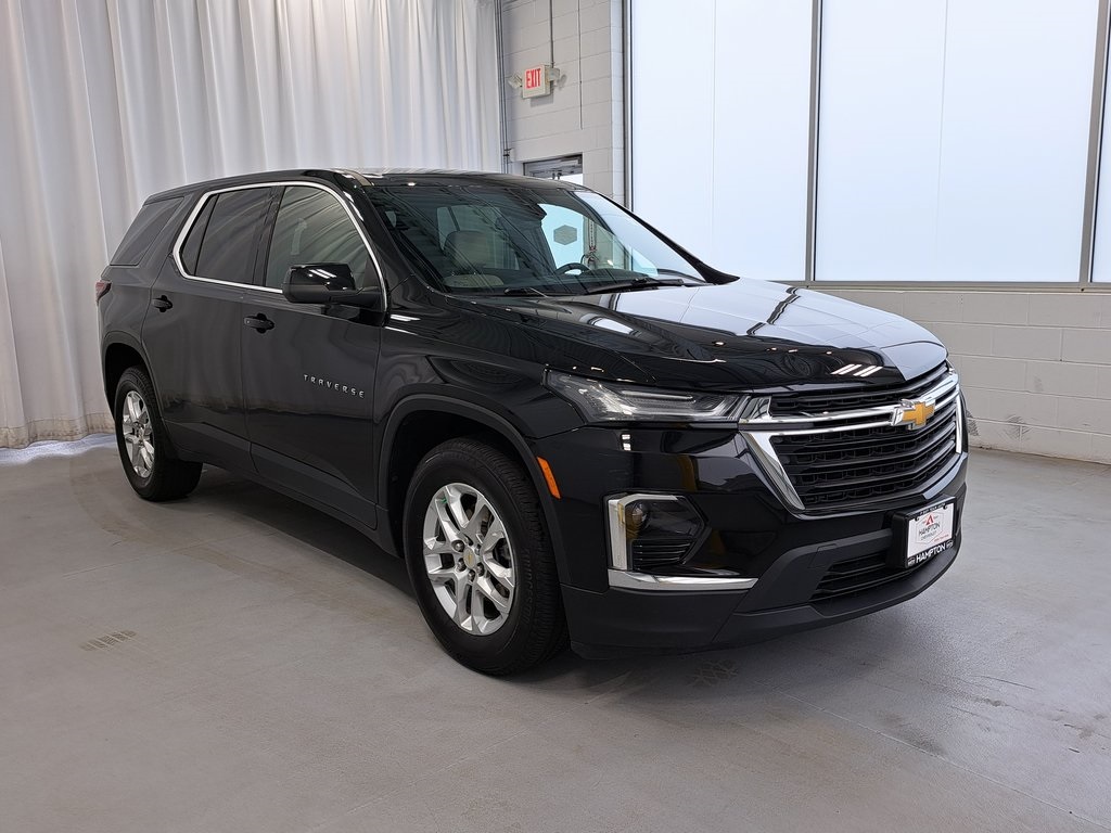 2023 Chevrolet Traverse LS photo 3