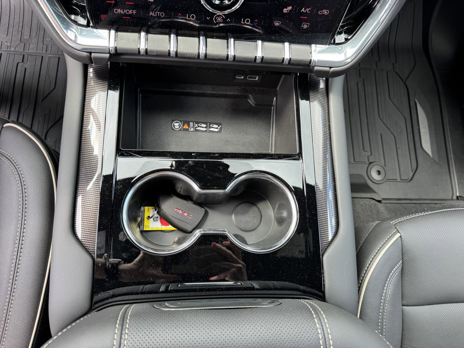 2025 Gmc Yukon XL photo 16