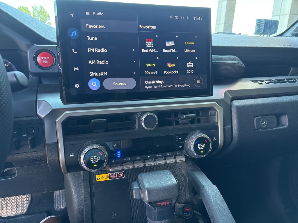 2024 Toyota Tacoma TRD Off-Road photo 13
