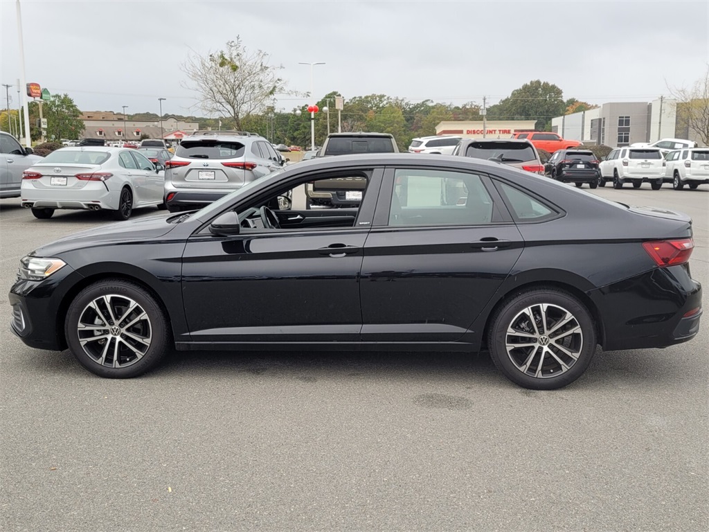 2024 Volkswagen Jetta 1.5T Sport photo 3