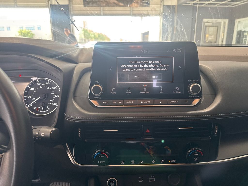 2022 Nissan Rogue SV photo 7