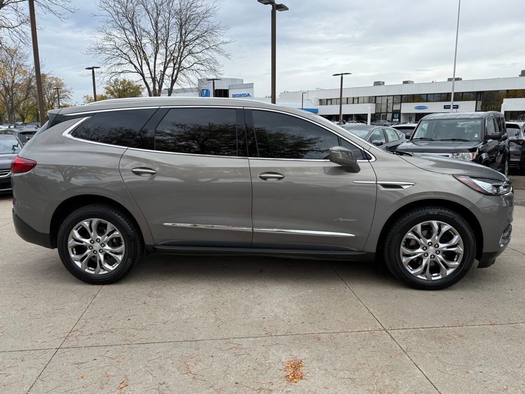2018 Buick Enclave Avenir photo 2