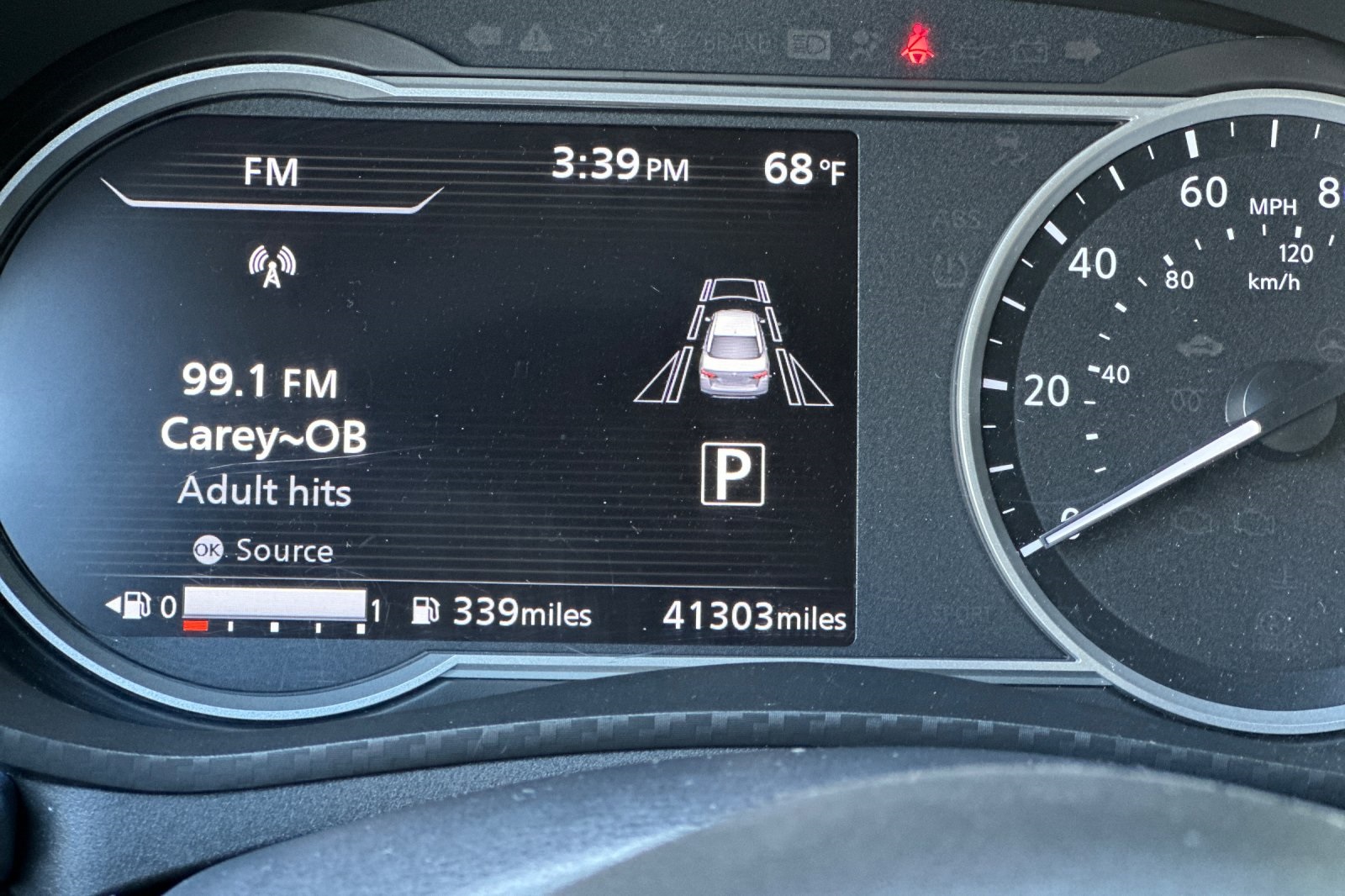 2023 Nissan Versa 1.6 SV photo 28