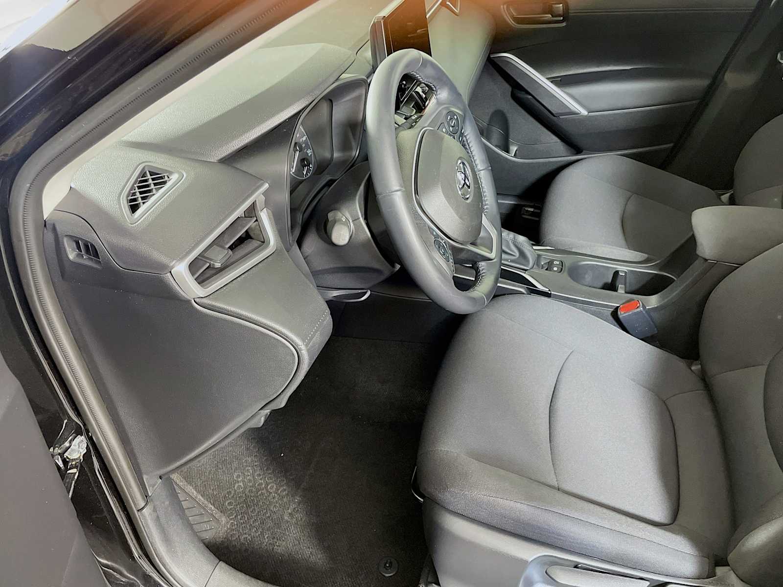 2023 Toyota Corolla Cross LE photo 7