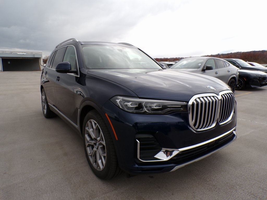 2022 BMW X7 40i's photo