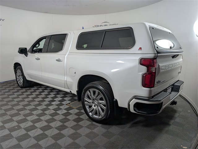 2019 Chevrolet Silverado 1500 High Country photo 3